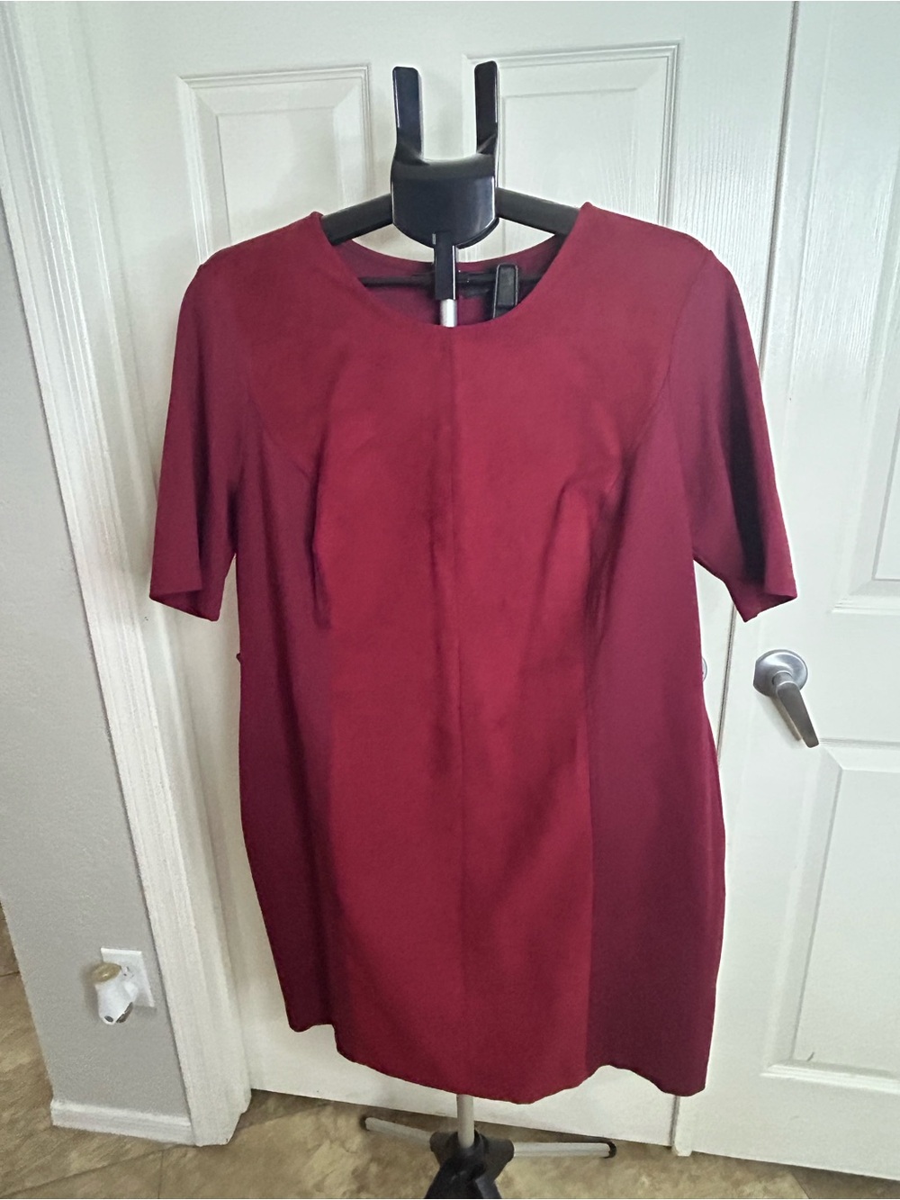 Liz Claiborne Burgundy Short Sleeve Midi Shift Dress